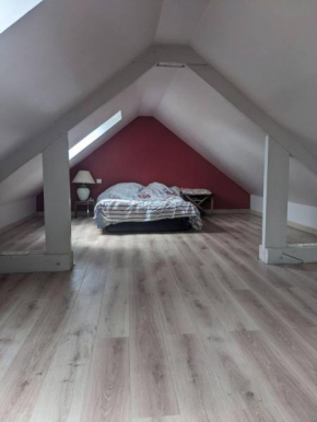 Grande chambre d'hôtes dans le pré